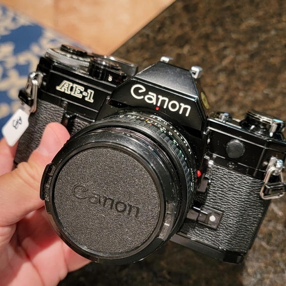 Black Canon AE1 + 50mm f/1.8or 2.0 Lens Manual Camera - Picture 8 of 13